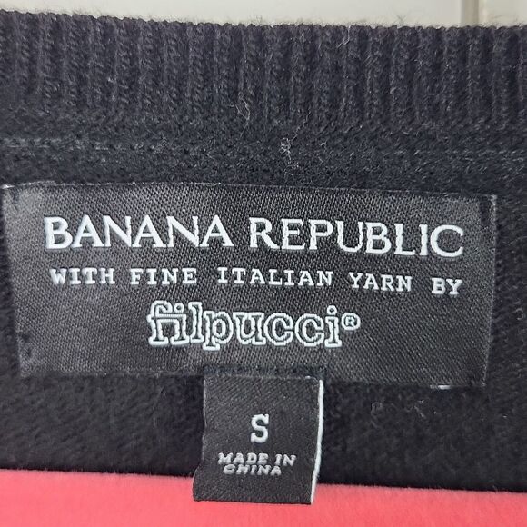 Banana Republic Black V-Neck Pullover with fine italian yarn by FILPUCCI.Size S - Picture 3 of 7